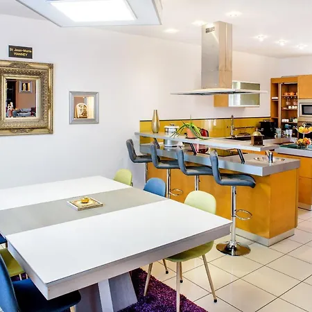 La Sainte Famille 卢德