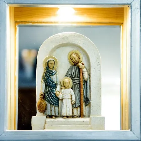 La Sainte Famille Гостевой дом