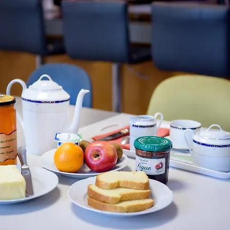 La Sainte Famille Гостьовий будинок 4*