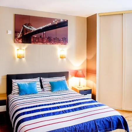 Гостьовий будинок La Sainte Famille 4*