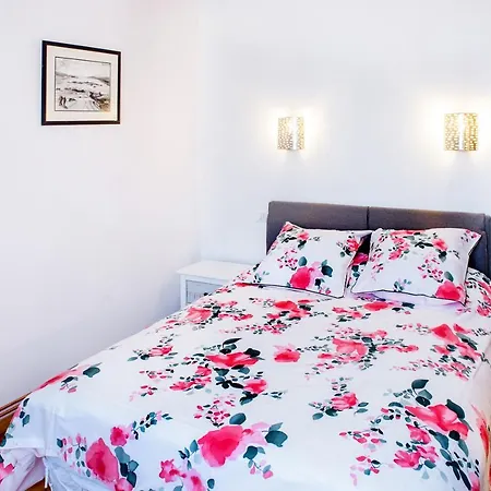 La Sainte Famille Гостьовий будинок 4*