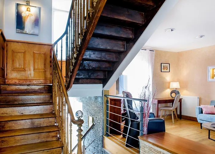 La Sainte Famille Lourdes