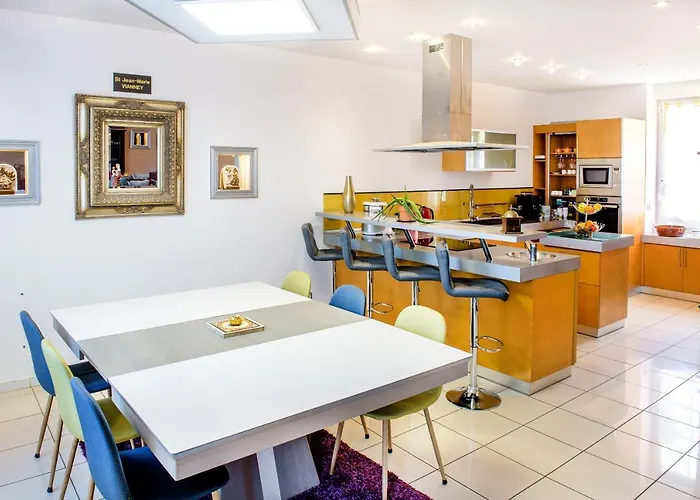 La Sainte Famille Lourdes